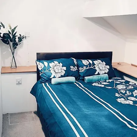 Large 4br House Chapel Allerton Long Offer Holiday home *